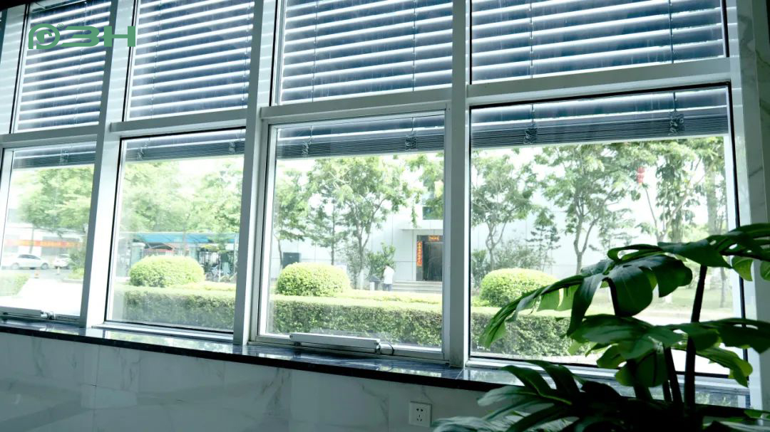 3h-hardware-cr80-pare-soleil-store-fen&ecirc;tre 3