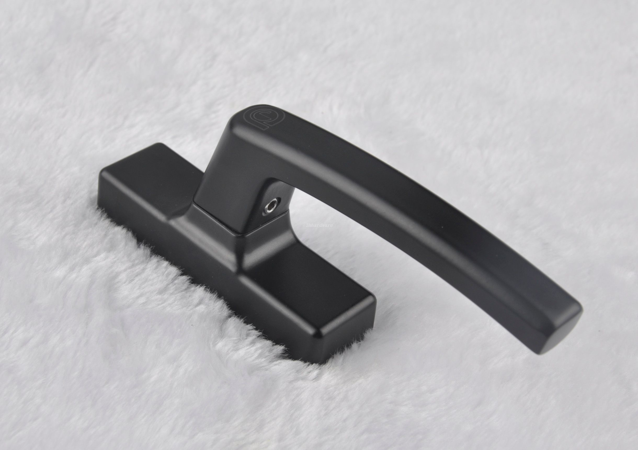 poign&eacute;e de fen&ecirc;tre noire