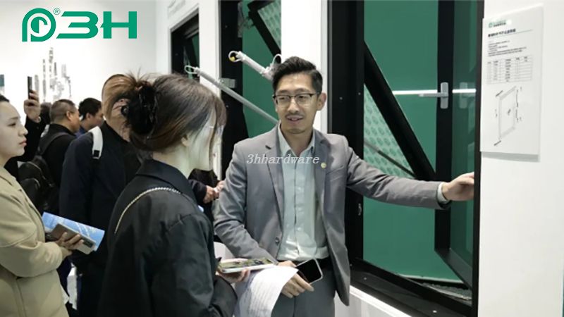 expo de quincaillerie pour portes vitr&eacute;es 9