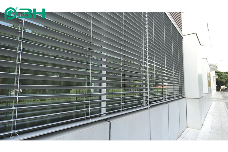 3h mat&eacute;riel feuille rouge 6