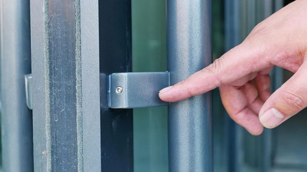 mat&eacute;riel de contr&ocirc;le de porte s659